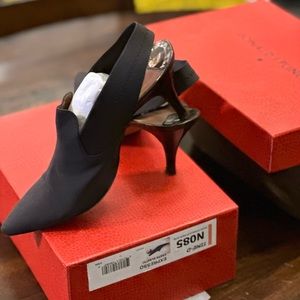 Donald J Pliner Expresso Crepe Elastico